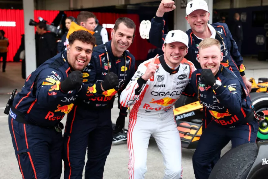 Max Verstappen Persembahkan Kemenangan Bersejarah di Balapan Kandang Honda di Suzuka